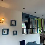 شقة Gesamte Stilvolle Mit Terrasse بيليفيلد