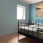 شقة Gesamte Stilvolle Mit Terrasse بيليفيلد